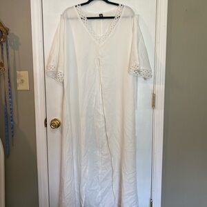 SHEIN White Lace-Trim V-Neck Long Beach Cover
